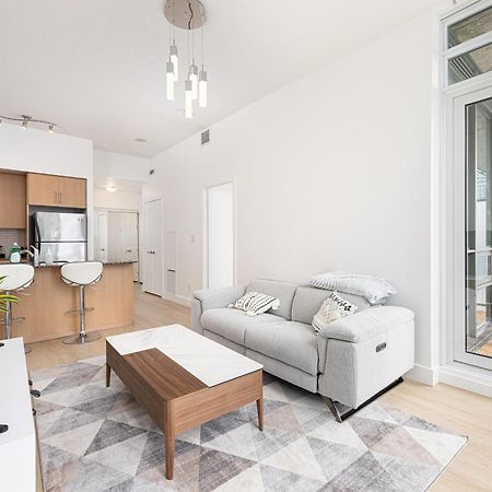 Newly Renovated Cozy Condo/Union Station Торонто Экстерьер фото