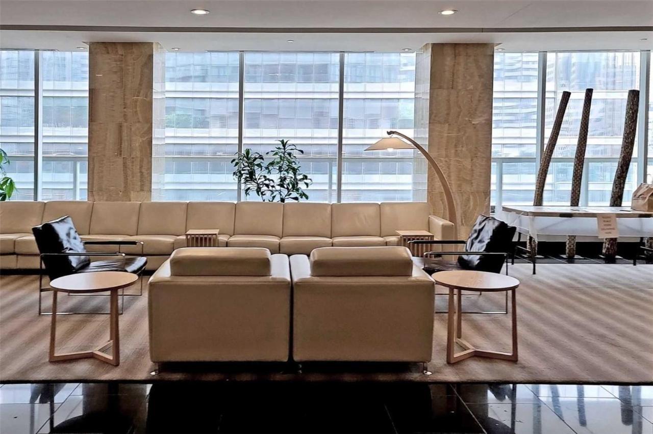 Newly Renovated Cozy Condo/Union Station Торонто Экстерьер фото