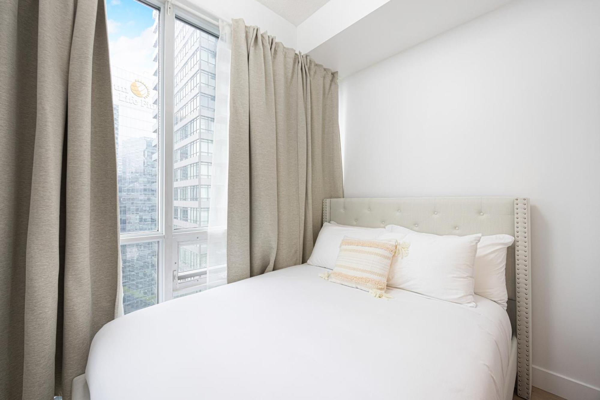 Newly Renovated Cozy Condo/Union Station Торонто Экстерьер фото
