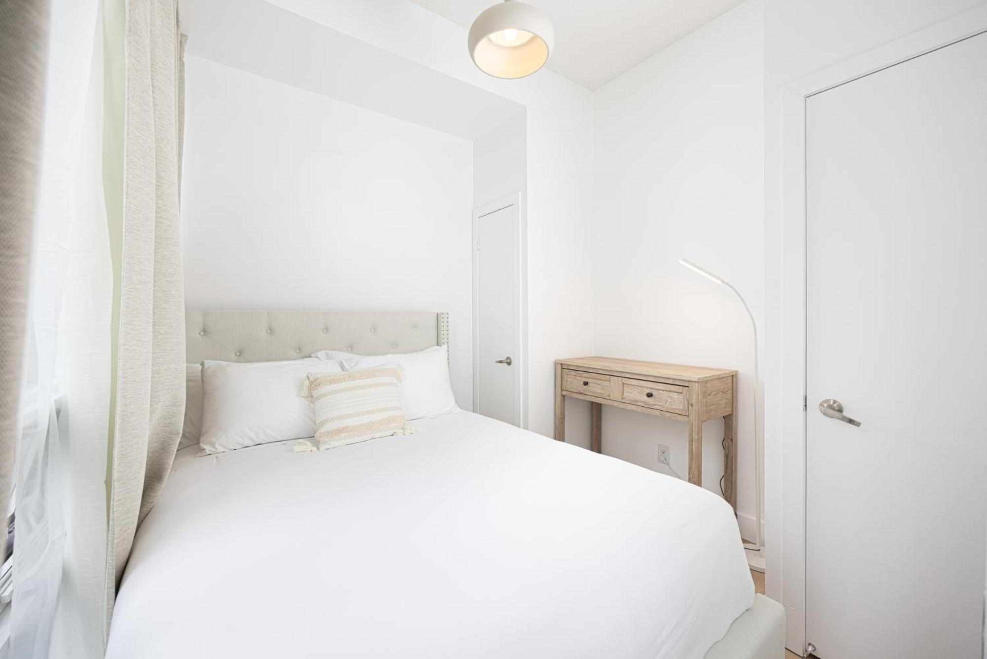 Newly Renovated Cozy Condo/Union Station Торонто Экстерьер фото